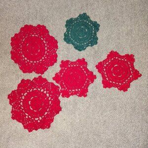 *3 FOR $9* Set of 5 Vintage Crocheted Knit Christmas Doilies Small Medium Doily